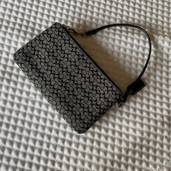 Coach wristlet - Picture 2 of 3